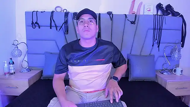 samy carson  online show from October 3, 3:33 am