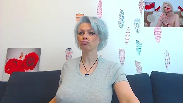 PlayfullGoldie online show from April 16, 1:50 am