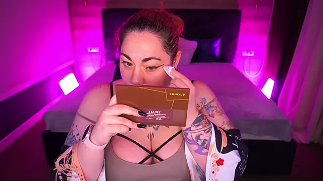 Kittywakee online show from November 29, 10:03 pm