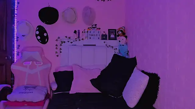 gabyye capprins online show from October 4, 1:00 am