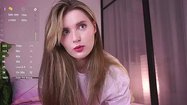 LoraDevon online show from October 29, 6:43 pm