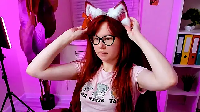 CarolGiggly online show from November 4, 7:13 am