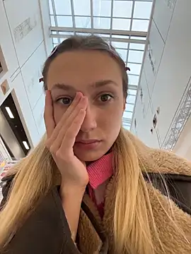 Snapshot of Lia__Love chatting on October 14, 12:30 pm Lia Love online show from October 14, 12:30 pm