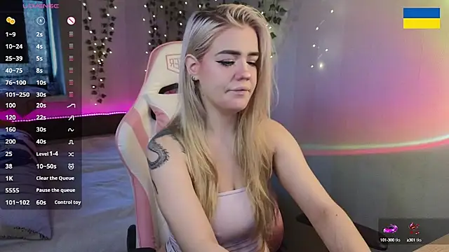 RedVelveten online show from September 20, 6:12 am