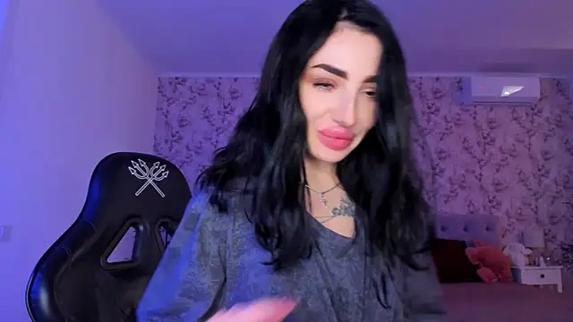 NancyLovee  online show from June 9, 2:49 pm