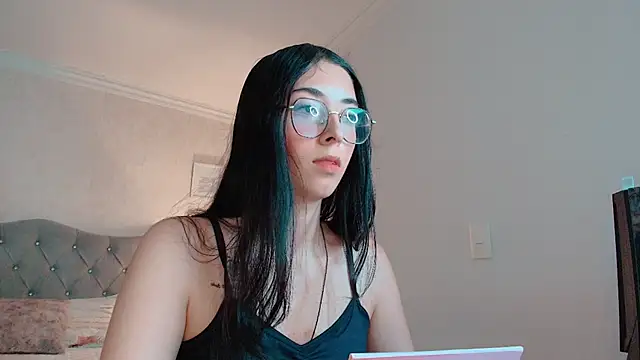 brooklove doll online show from November 12, 3:15 am