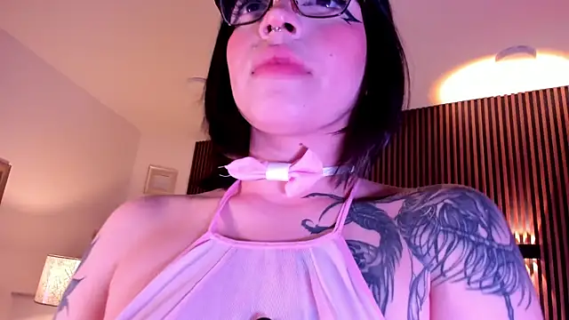 NattashaHotson online show from November 6, 4:07 am