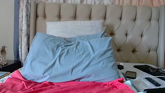 QUEENSHEBAxx01 online show from January 18, 10:55 am