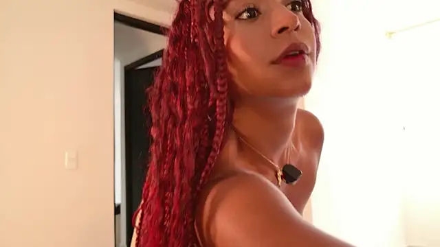 Lorena Vieira  online show from October 17, 5:49 pm