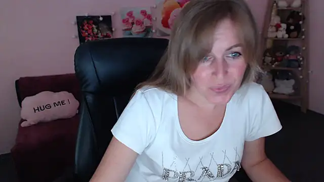 Hot Milady online show from July 13, 6:47 am