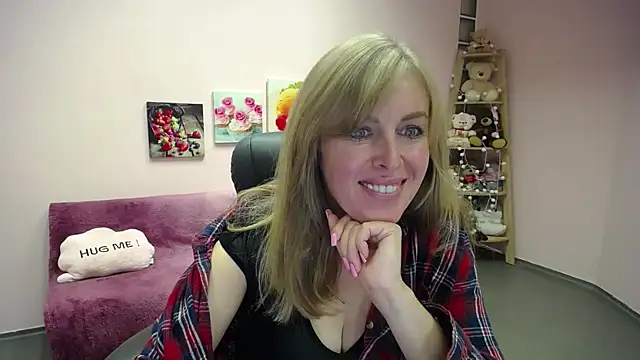 Snapshot of Hot_Milady chatting on October 1, 7:46 am Hot Milady online show from October 1, 7:46 am