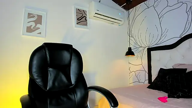 Snapshot of barbara_portman chatting on October 19, 2:13 am barbara portman online show from October 19, 2:13 am