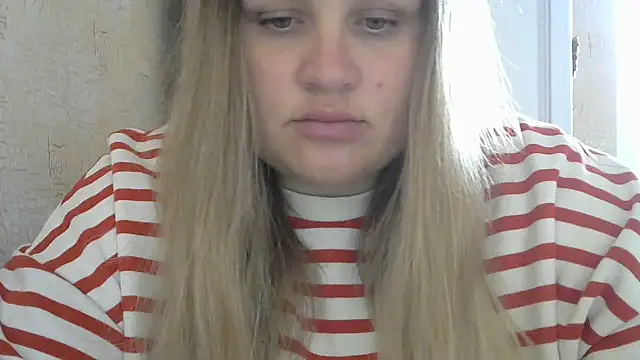 Snapshot of Honeydew-Waves chatting on October 15, 8:39 am Honeydew-Waves online show from October 15, 8:39 am