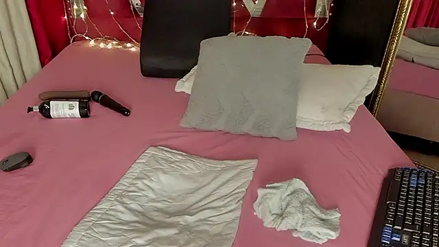 MicaelaHot  online show from March 11, 4:17 am