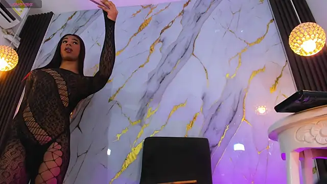 black cami online show from April 17, 11:29 pm