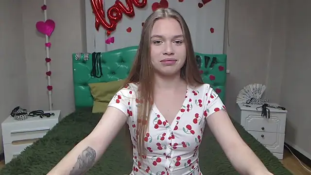 Snapshot of LaraPika chatting on October 9, 5:06 pm LaraPika online show from October 9, 5:06 pm