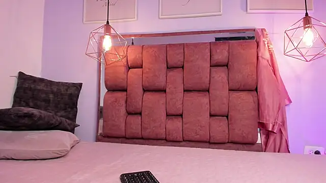 kristakinnky online show from April 20, 12:19 pm