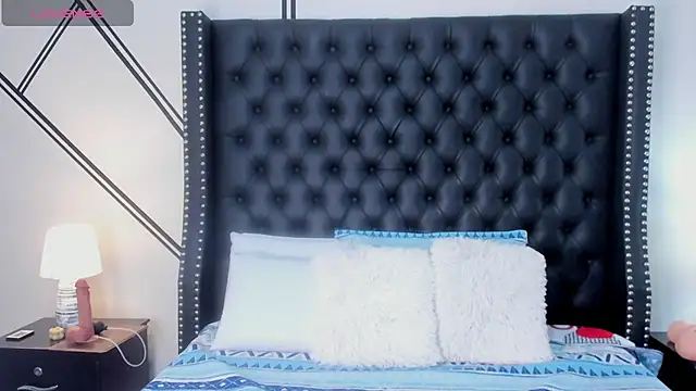 Krystal cambell1 online show from October 4, 8:02 pm