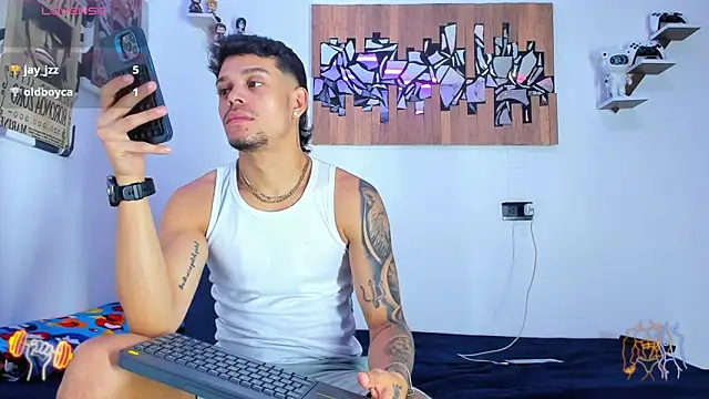 Friendsofeverything  online show from February 19, 3:00 pm