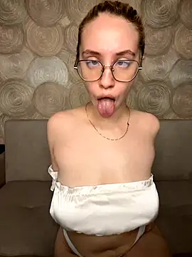 Snapshot of Kitty_Katrine chatting on October 15, 3:47 pm Kitty Katrine online show from October 15, 3:47 pm