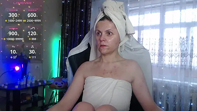 JessieOMays online show from March 25, 12:49 am