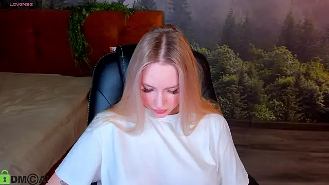 Snapshot of Carol__Cox chatting on October 15, 12:24 am Carol Cox online show from October 15, 12:24 am