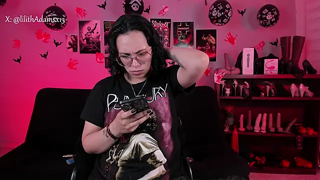 lilith-deveraux online show from November 14, 10:43 pm