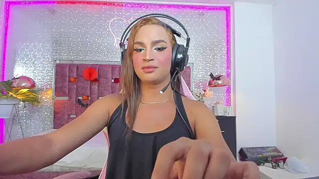 KylieVictoria online show from October 24, 5:47 am