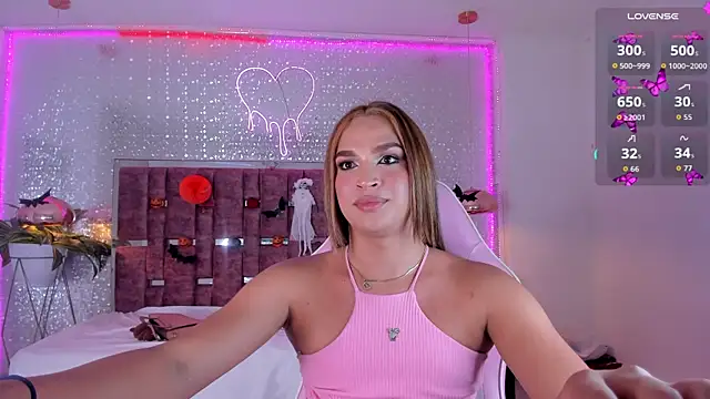 KylieVictoria online show from October 22, 5:45 am