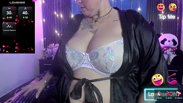 Ivonnee   online show from April 13, 10:54 pm