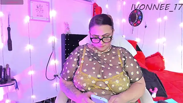 Ivonnee   online show from March 17, 2:37 am