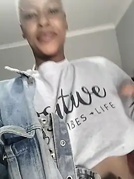 EbonylvyXxZA online show from October 19, 9:22 am