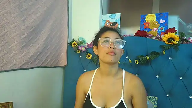 Milkdulce1 online show from April 20, 1:36 pm