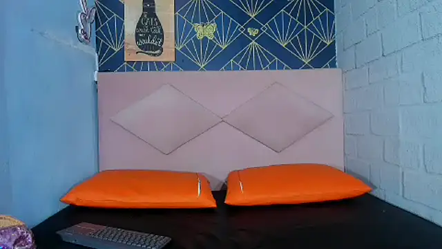 Snapshot of Zaray__ chatting on October 14, 12:02 am Zaray online show from October 14, 12:02 am