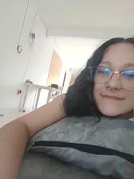 chunn liioo online show from November 17, 8:42 pm