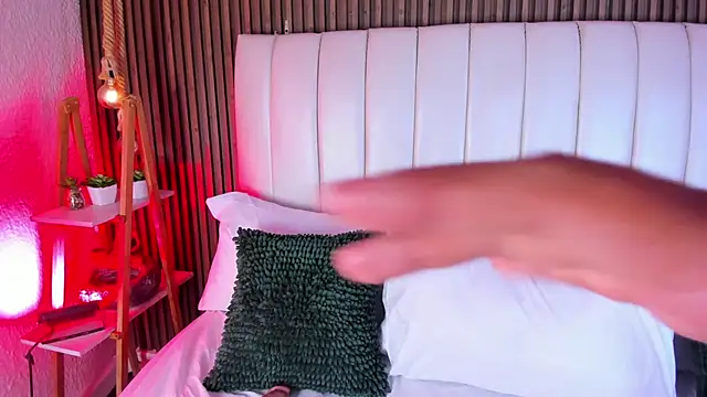 JessicaMilan online show from April 1, 10:40 pm