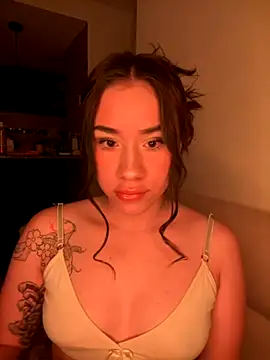 Snapshot of Im_Valen_Cute chatting on September 17, 5:49 am Im Valen Cute online show from September 17, 5:49 am