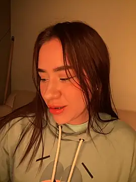 Snapshot of Im_Valen_Cute chatting on September 19, 2:21 am Im Valen Cute online show from September 19, 2:21 am