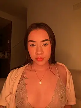 Snapshot of Im_Valen_Cute chatting on September 28, 5:58 am Im Valen Cute online show from September 28, 5:58 am