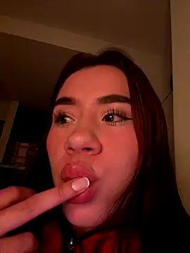 Snapshot of Im_Valen_Cute chatting on October 9, 2:48 am Im Valen Cute online show from October 9, 2:48 am