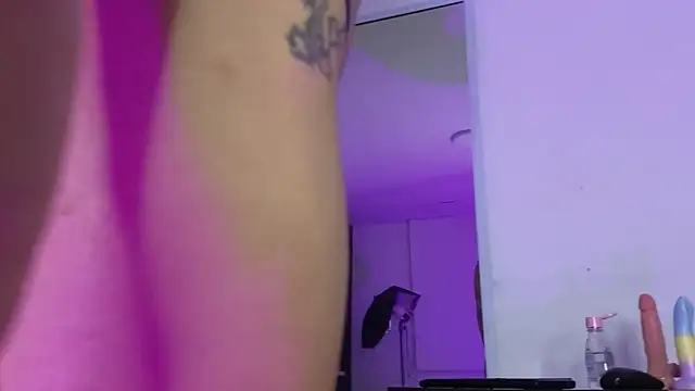 haileycat online show from January 14, 1:54 am