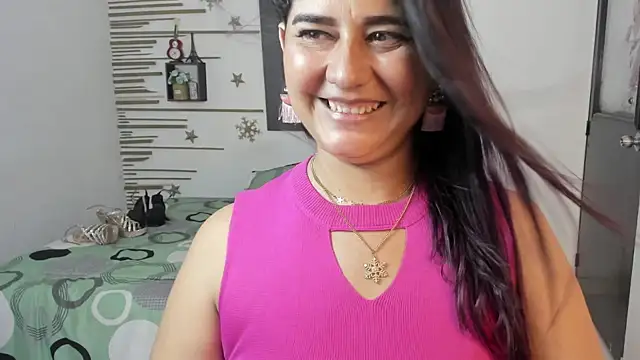 Snapshot of alinabozz1 chatting on October 3, 2:16 am alinabozz1 online show from October 3, 2:16 am