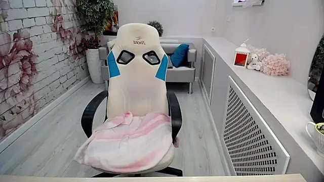 Cutie Asya online show from February 3, 6:40 am