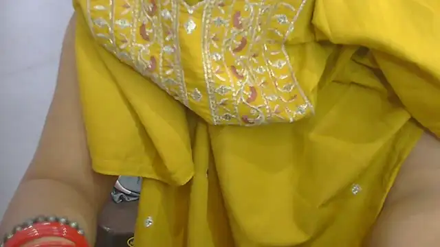 cutie-taara online show from October 29, 4:50 am