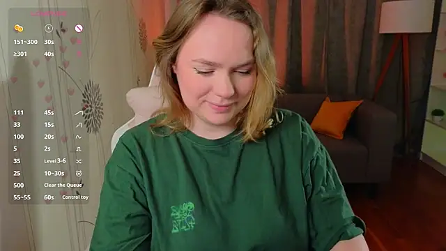 Snapshot of Kari_Lunna chatting on October 8, 3:44 am Kari Lunna online show from October 8, 3:44 am
