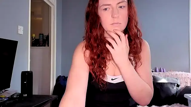 Snapshot of ENGLISHEMILY_69 chatting on October 5, 8:41 am ENGLISHEMILY 69 online show from October 5, 8:41 am