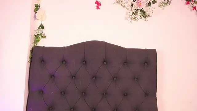 justnala  online show from September 12, 3:19 pm