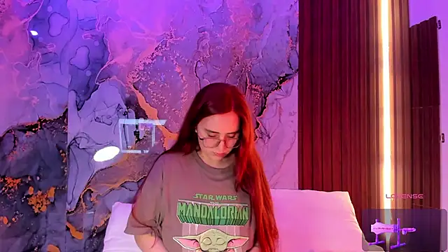 centaurigirl online show from December 22, 5:54 am