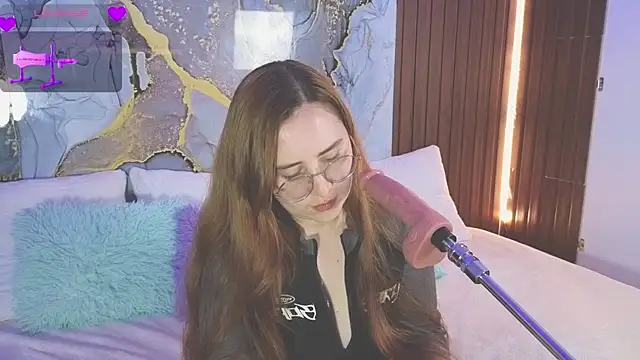 centaurigirl online show from July 17, 3:33 am