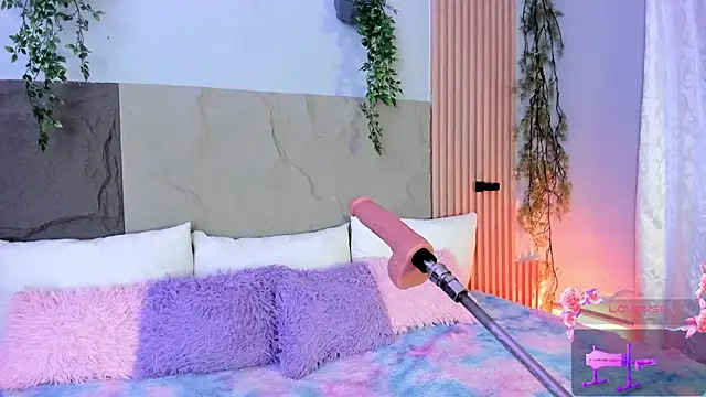 centaurigirl online show from April 15, 10:32 pm